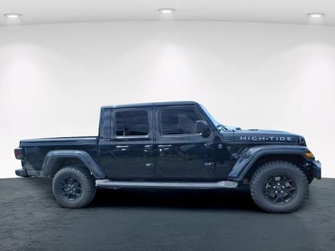 Used 2025 Jeep Gladiator Sport AWD/4WD image 6
