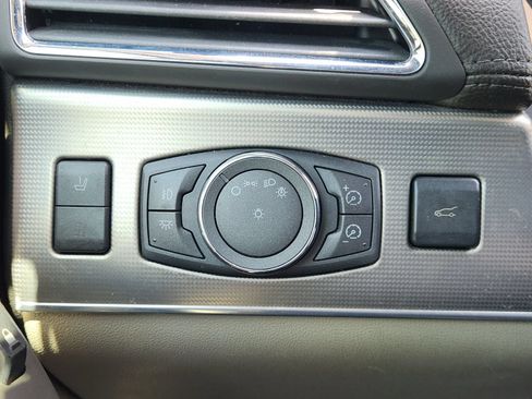 Used 2013 Lincoln MKX AWD image 25