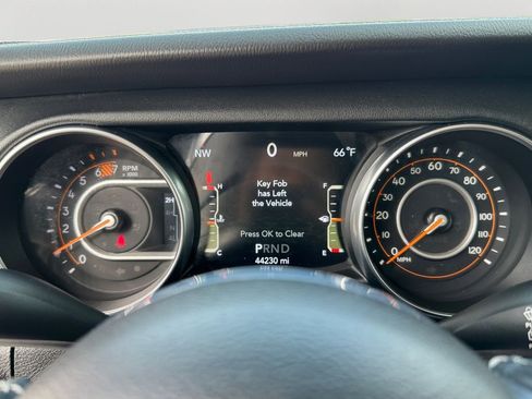 Used 2021 Jeep Wrangler Unlimited Sahara image 29