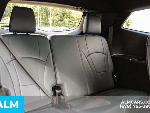 Used 2024 Buick Enclave Premium image 19