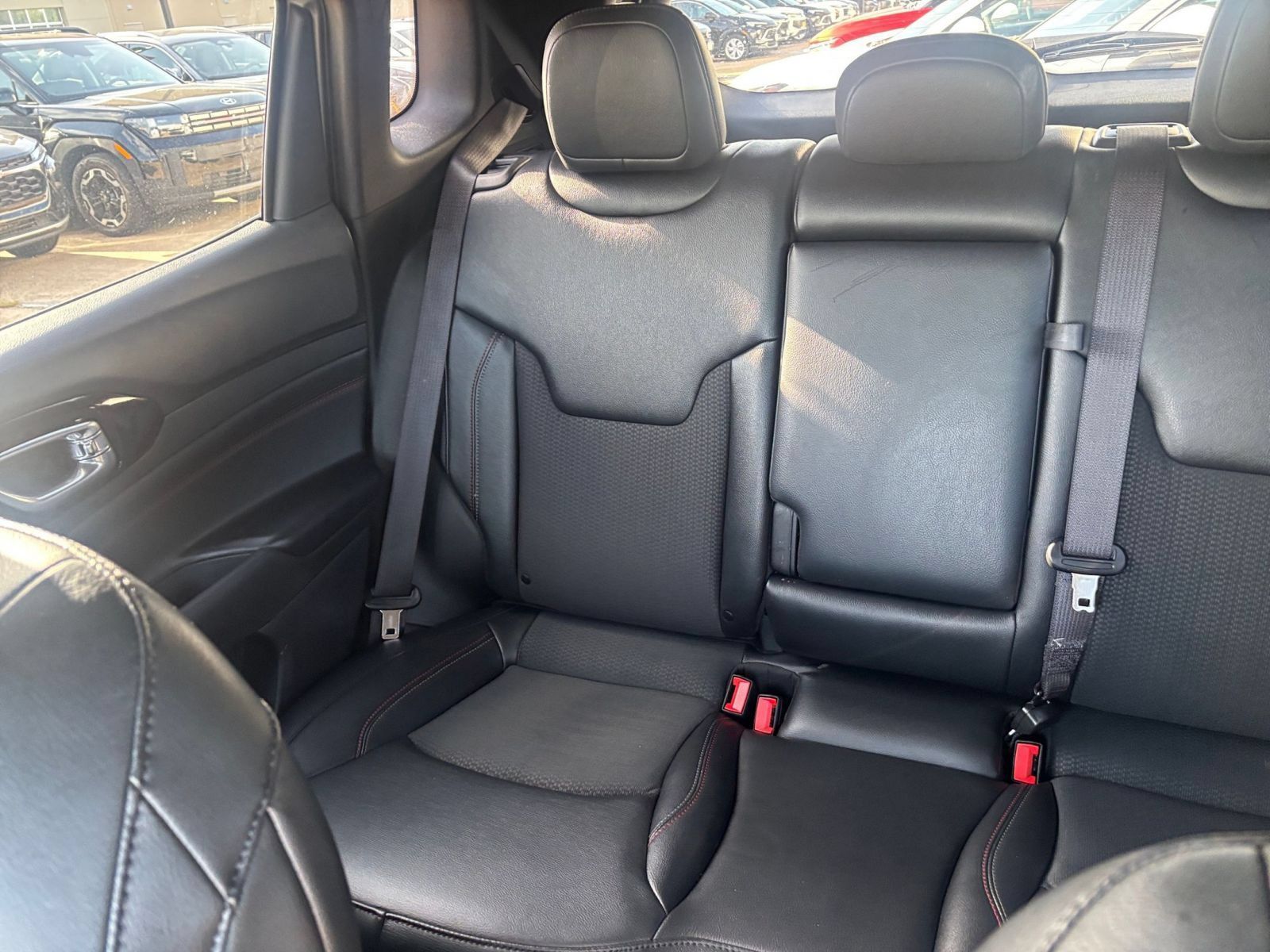 Used 2025 Jeep Compass Trailhawk AWD/4WD image 37