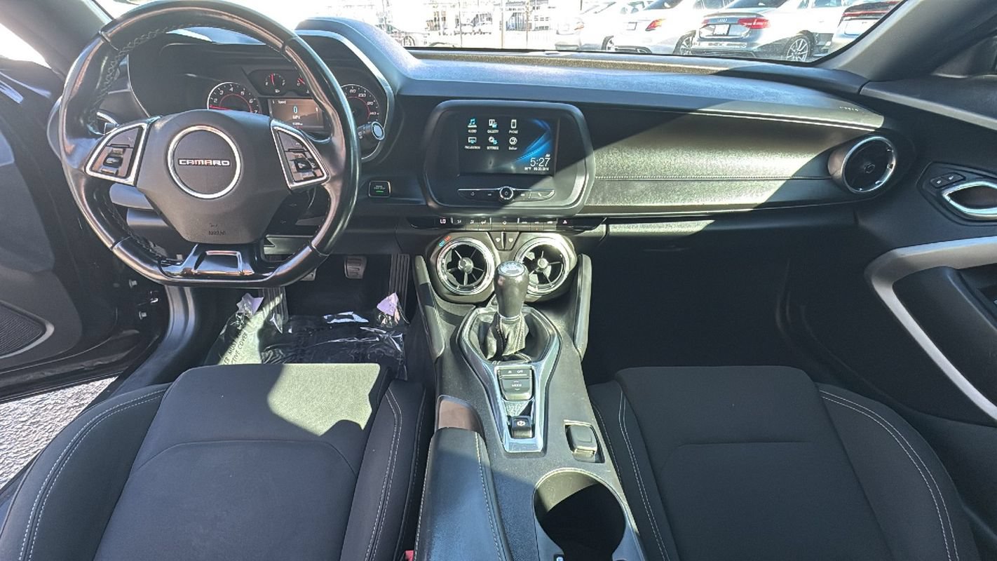 Used 2016 Chevrolet Camaro LT RWD image 17