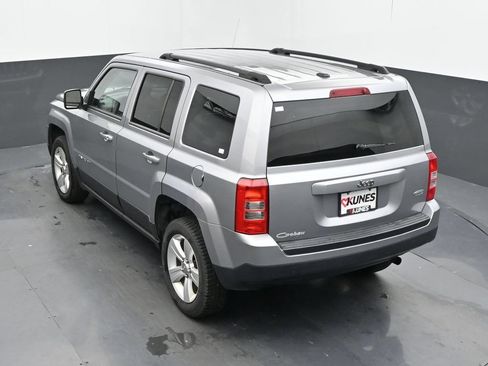 Used 2015 Jeep Patriot Latitude FWD image 19