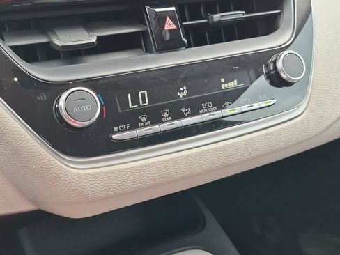 Used 2024 Toyota Corolla LE FWD image 19