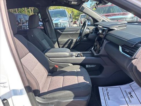 Certified 2025 GMC Acadia Elevation FWD image 23
