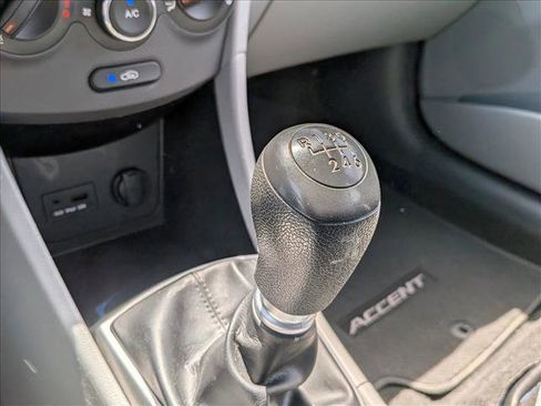 Used 2012 Hyundai Accent GLS w/ Comfort Pkg 2 FWD image 12