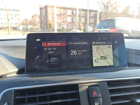 Used 2019 BMW 430i Convertible image 17