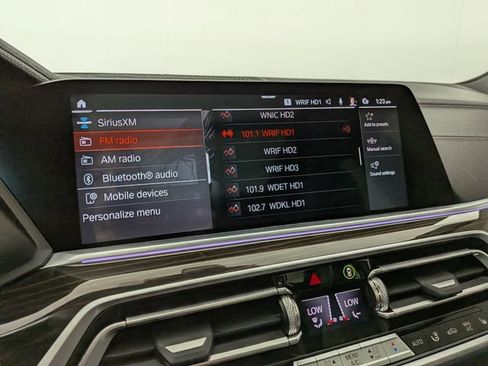 Used 2023 BMW X5 xDrive40i AWD/4WD image 23