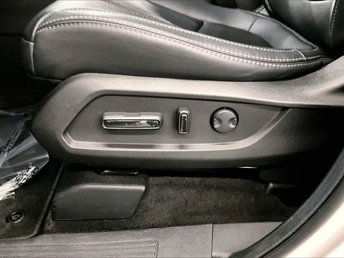 Used 2025 Honda Pilot EX-L image 38