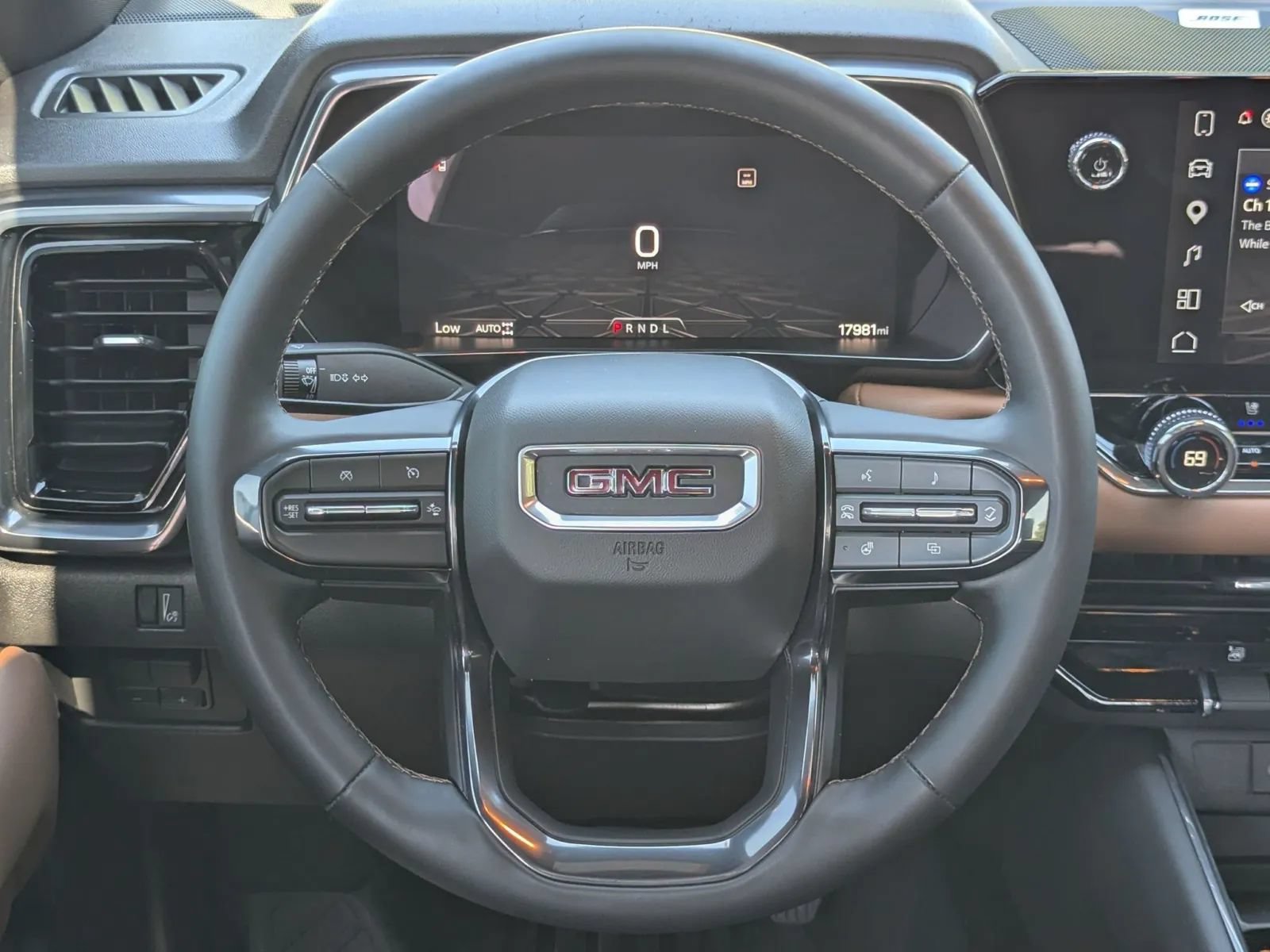 Used 2026 GMC Canyon AT4 w/ Technology Plus Package AWD/4WD image 20
