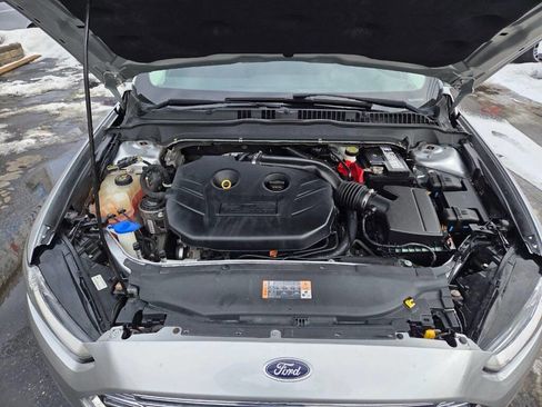 Used 2015 Ford Fusion SE w/ Equipment Group 201A image 9