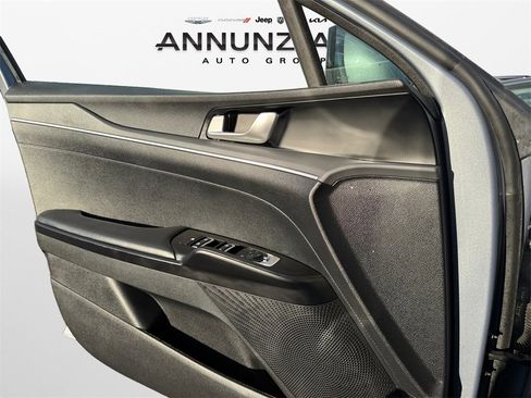 Used 2022 Kia K5 LX image 28