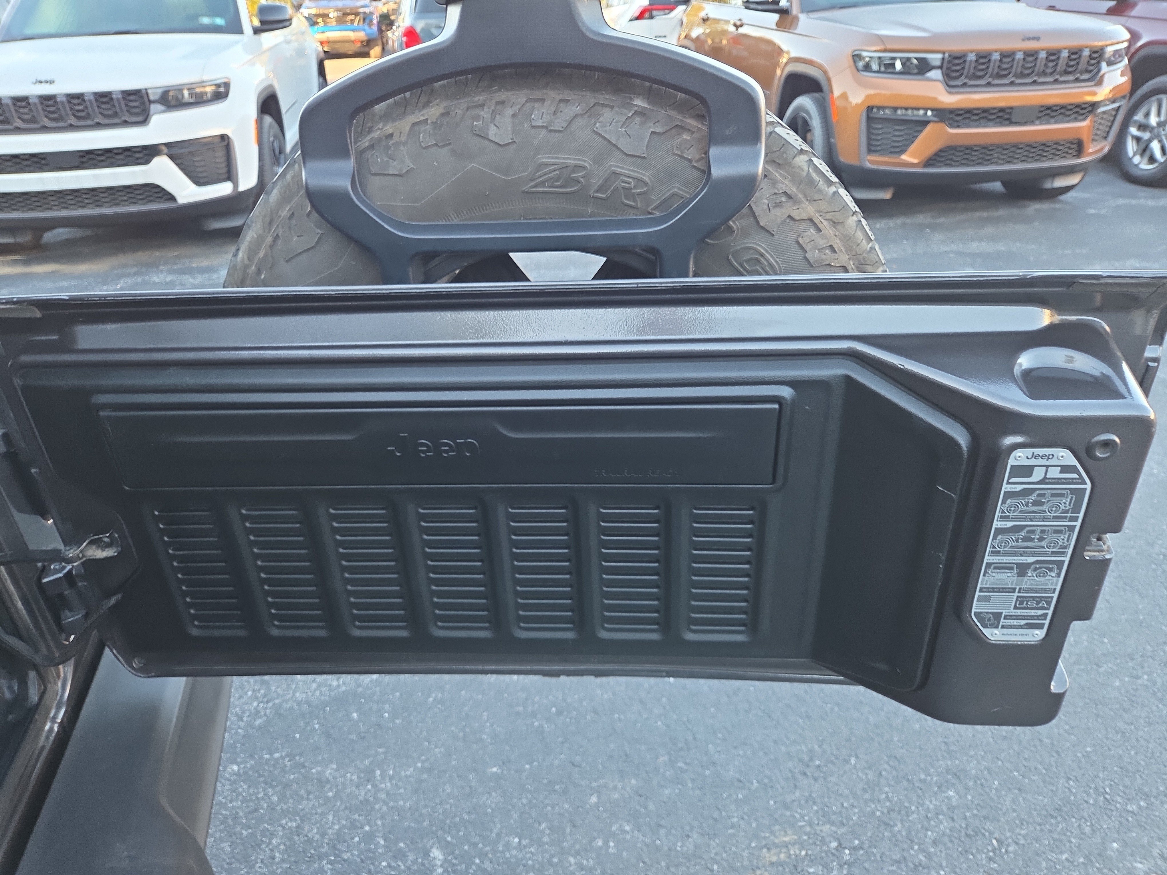 Certified 2019 Jeep Wrangler Sport AWD/4WD image 27