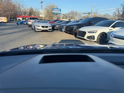 Used 2025 Volkswagen Golf R Black Edition image 37