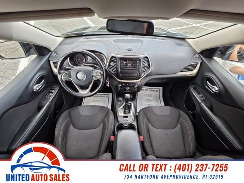 Used 2015 Jeep Cherokee Latitude w/ Cold Weather Group AWD/4WD image 14