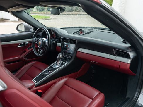 Used 2017 Porsche 911 Targa 4S AWD/4WD image 17