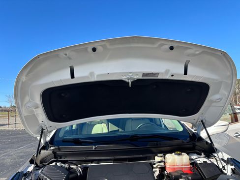 Used 2020 Buick Enclave Essence w/ Sound and Sites Package image 8