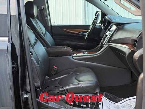 Used 2016 Cadillac Escalade Luxury AWD/4WD image 24