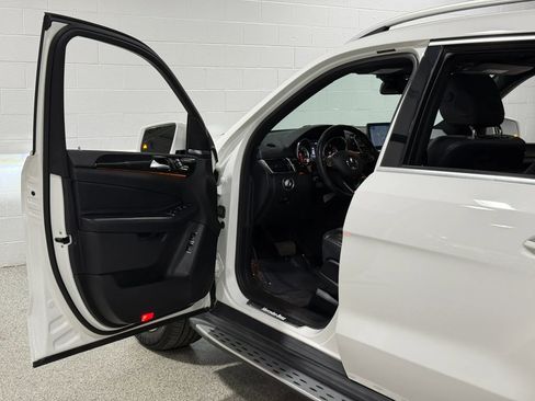 Used 2018 Mercedes-Benz GLS 450 4MATIC w/ Premium Package image 10