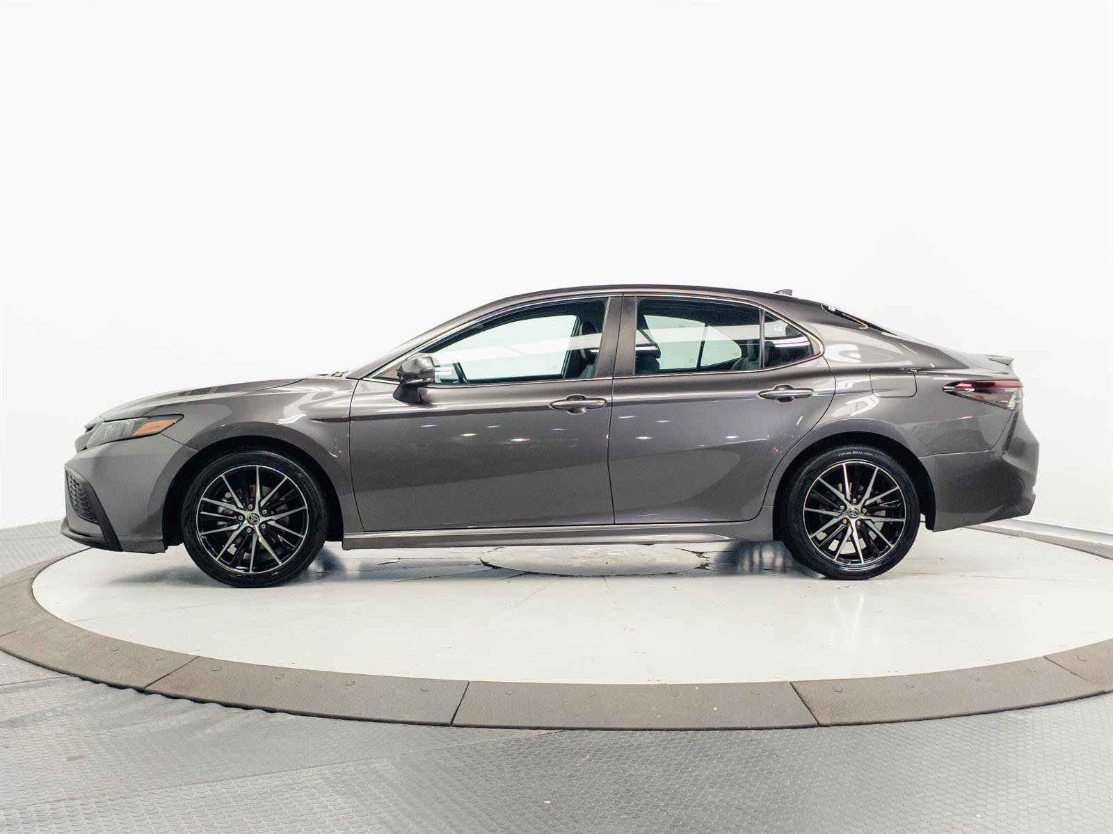 Certified 2023 Toyota Camry SE FWD image 7