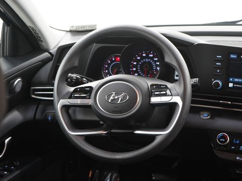 Used 2023 Hyundai Elantra SEL image 14