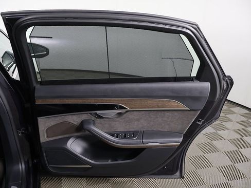 Used 2021 Audi A8 L 3.0T w/ Executive Plus Package image 28