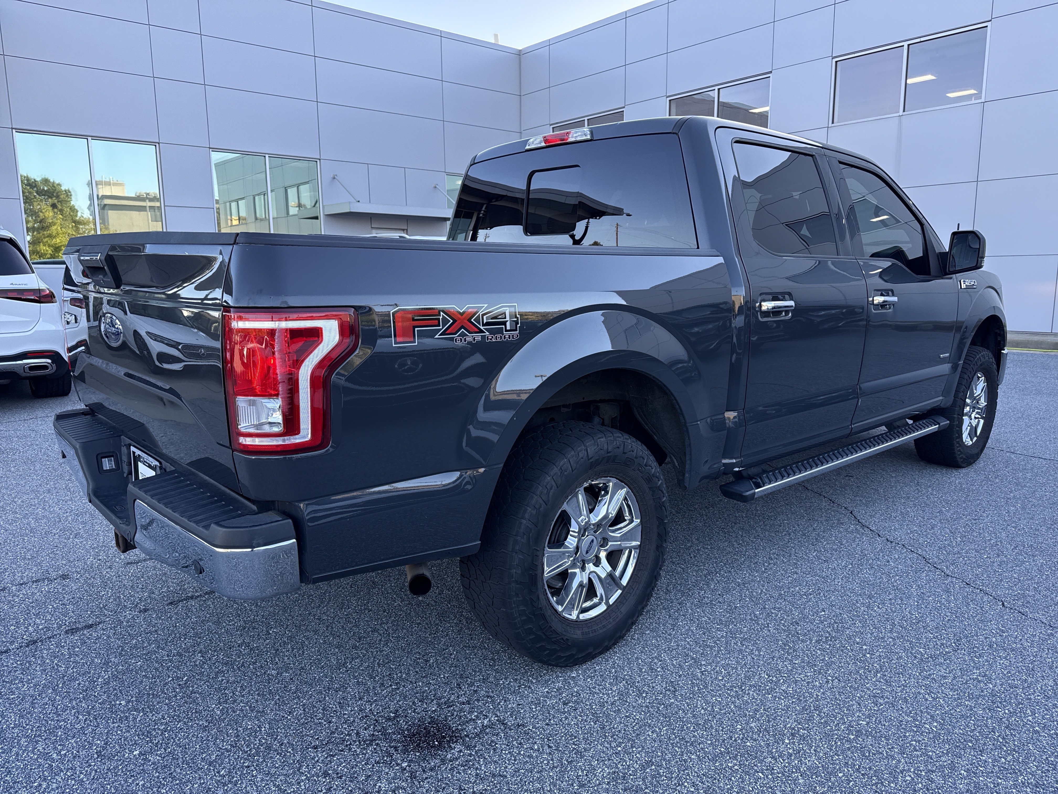 Used 2017 Ford F150 XLT w/ Equipment Group 302A Luxury AWD/4WD image 11