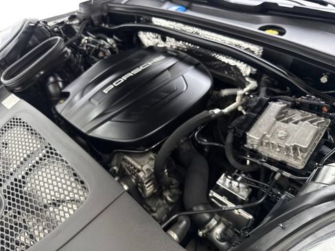 Used 2019 Porsche Macan AWD/4WD image 74