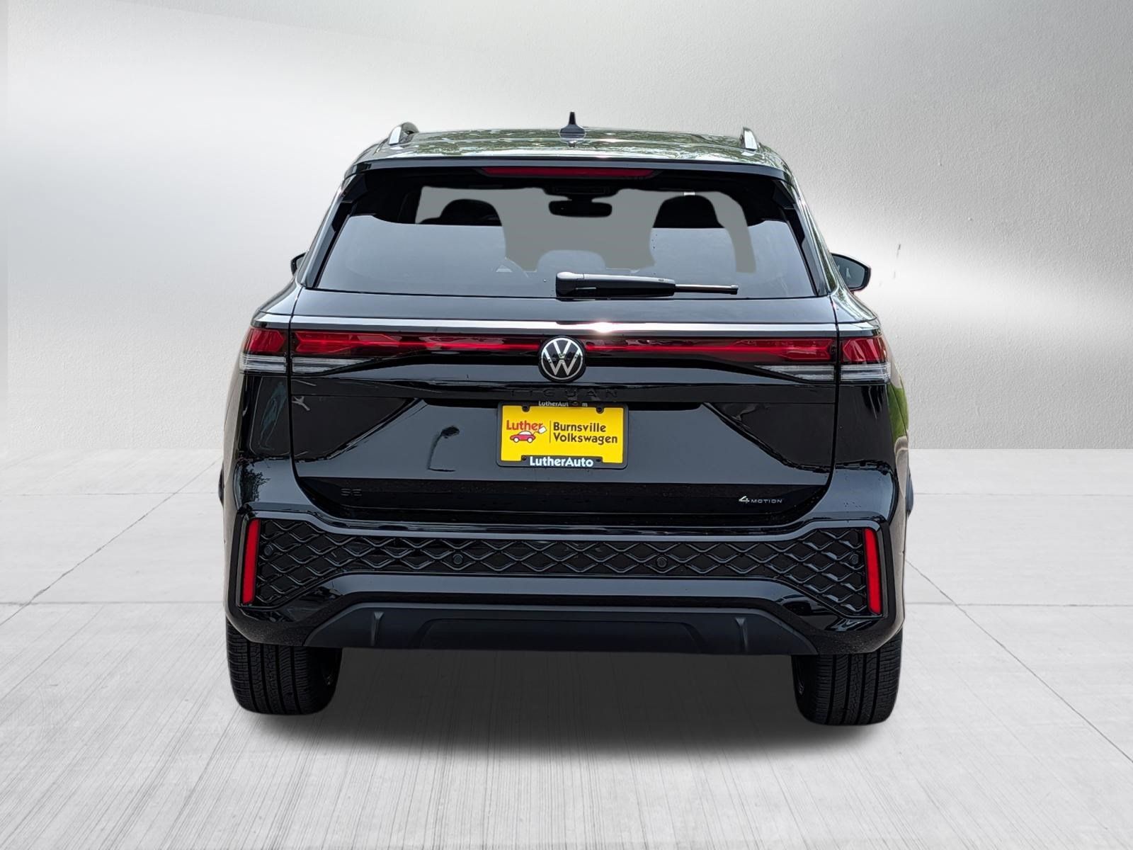 Certified 2025 Volkswagen Tiguan SE R-Line AWD/4WD image 6