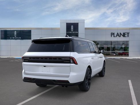 New 2026 Lincoln Navigator L Black Label AWD/4WD image 8