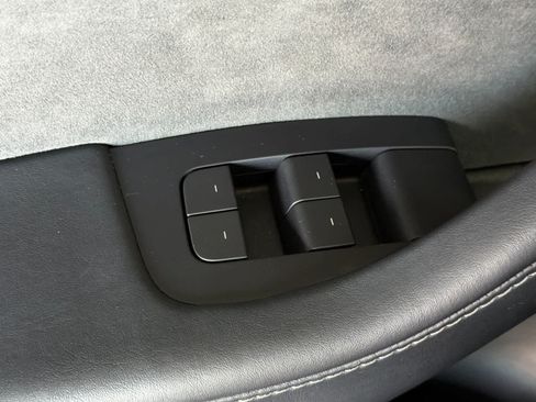 Used 2022 Tesla Model Y Performance AWD/4WD image 13