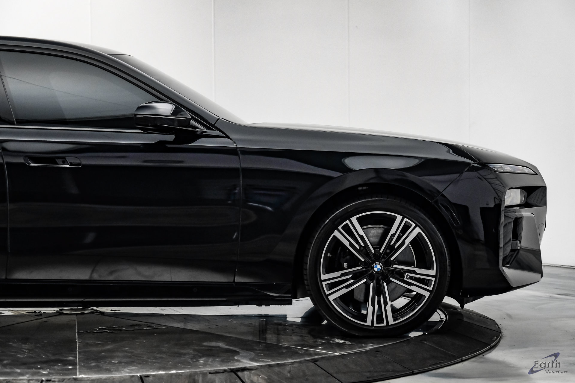 Used 2025 BMW i7 xDrive60 w/ Executive Package AWD/4WD image 23