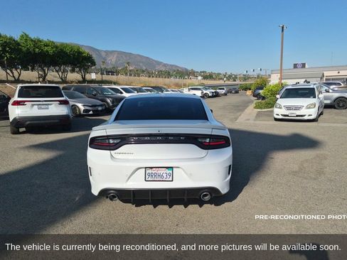 Used 2022 Dodge Charger R/T w/ Plus Group RWD image 7