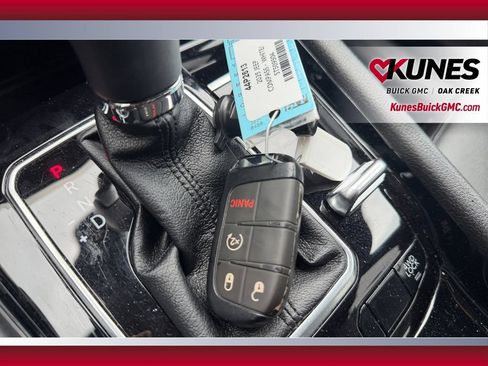 Used 2025 Jeep Compass Limited AWD/4WD image 34
