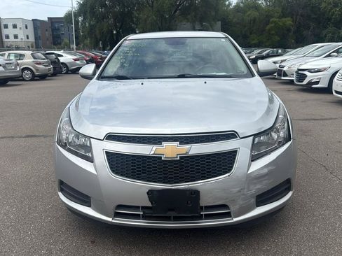 Used 2014 Chevrolet Cruze LT FWD image 2