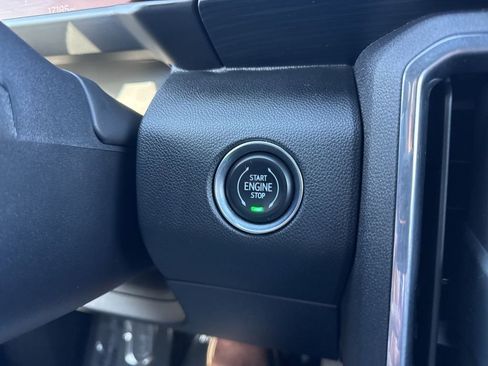 Used 2025 GMC Acadia Elevation image 23