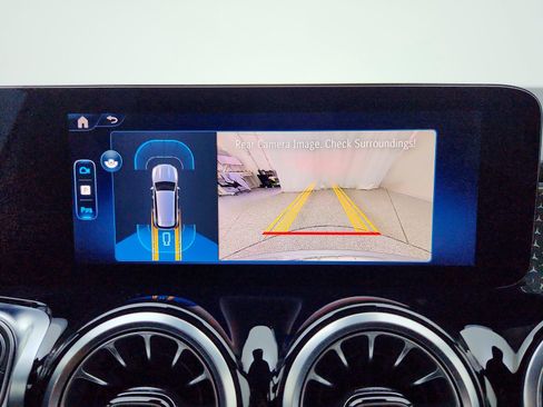 Certified 2026 Mercedes-Benz GLB 250 image 24