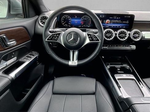 Used 2026 Mercedes-Benz GLB 250 image 7