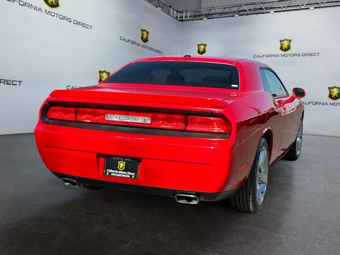 Used 2010 Dodge Challenger R/T w/ Sound Group RWD image 5