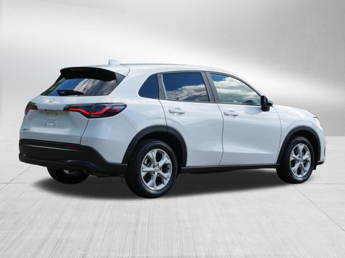 Used 2025 Honda HR-V LX image 7