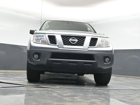 Used 2019 Nissan Frontier Desert Runner image 17