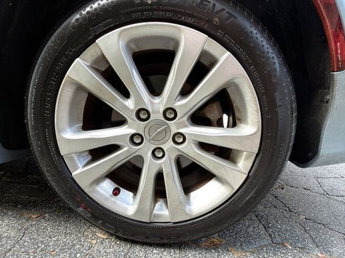 Used 2015 Chrysler 200 Limited image 42