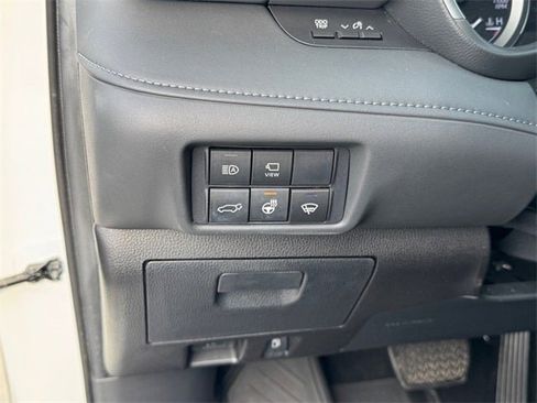 Used 2020 Toyota Highlander Limited image 18