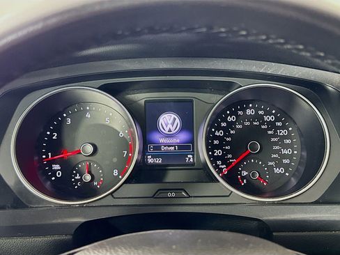 Used 2020 Volkswagen Tiguan SE image 15