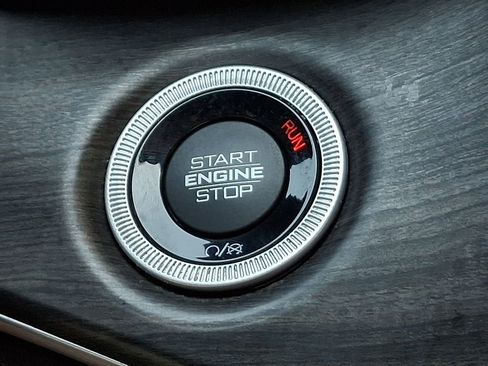 Used 2023 Jeep Grand Cherokee L Limited image 23