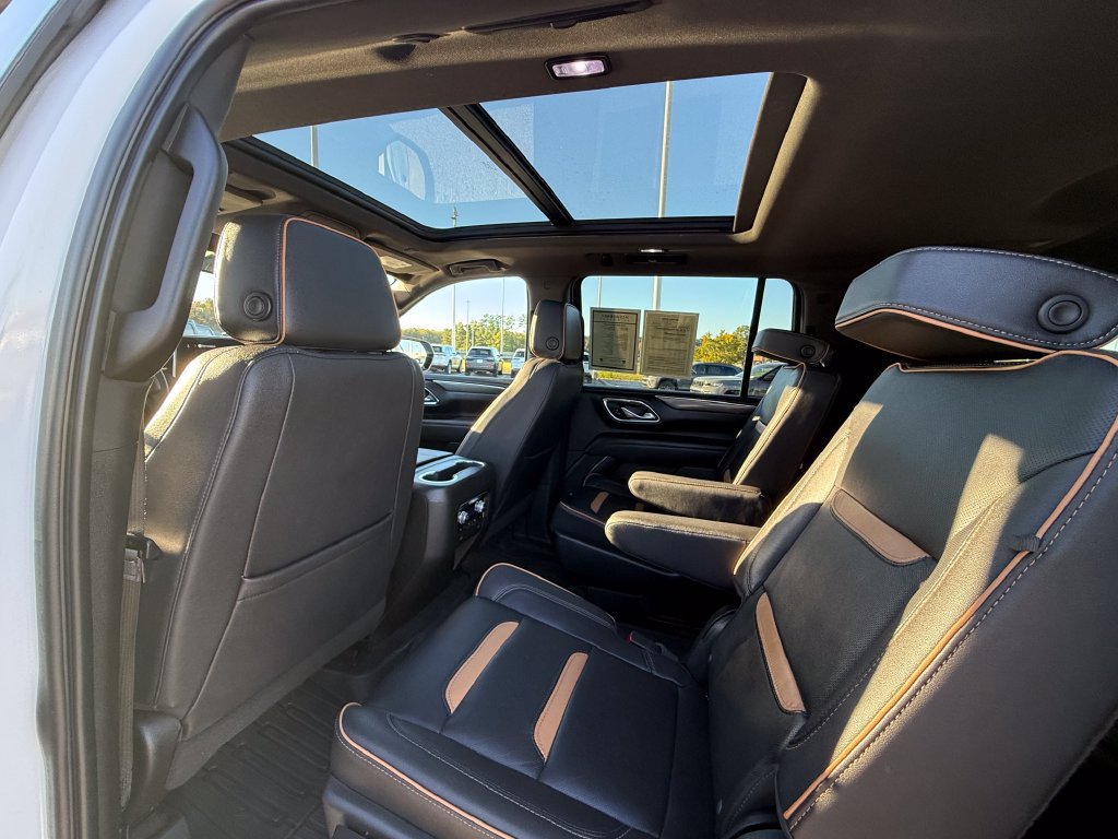 Used 2023 GMC Yukon XL AT4 w/ AT4 Premium Plus Package AWD/4WD image 21