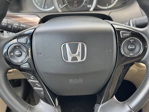 Used 2017 Honda Accord EX-L image 12