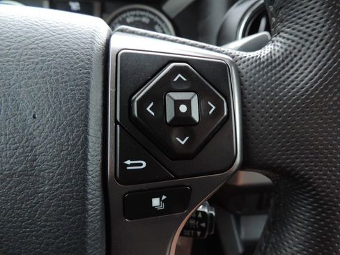 Used 2018 Toyota Tacoma SR5 image 27