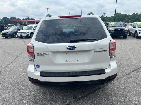 Used 2018 Subaru Forester 2.5i w/ Alloy Wheel Package AWD/4WD image 4