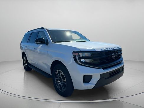 New 2025 Ford Expedition Active image 2